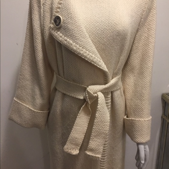 Ladies 100% Laine coat. - Picture 3 of 11